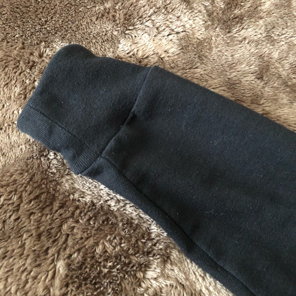 Hollister crewneck sweater - Picture 3 of 3